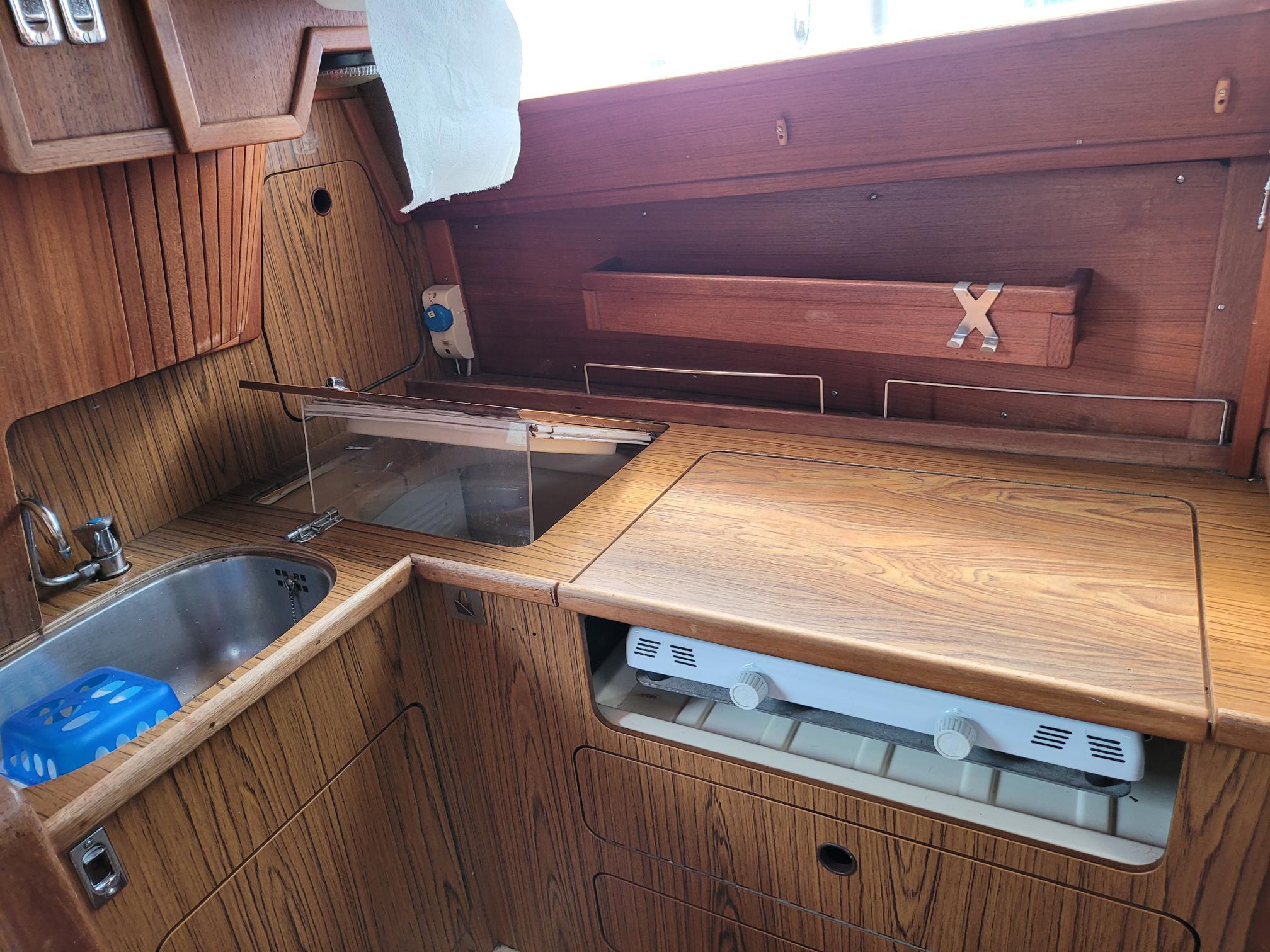 Dehler D. 80 AK met Yanmar motor uit 2009 — foto 8 van 14