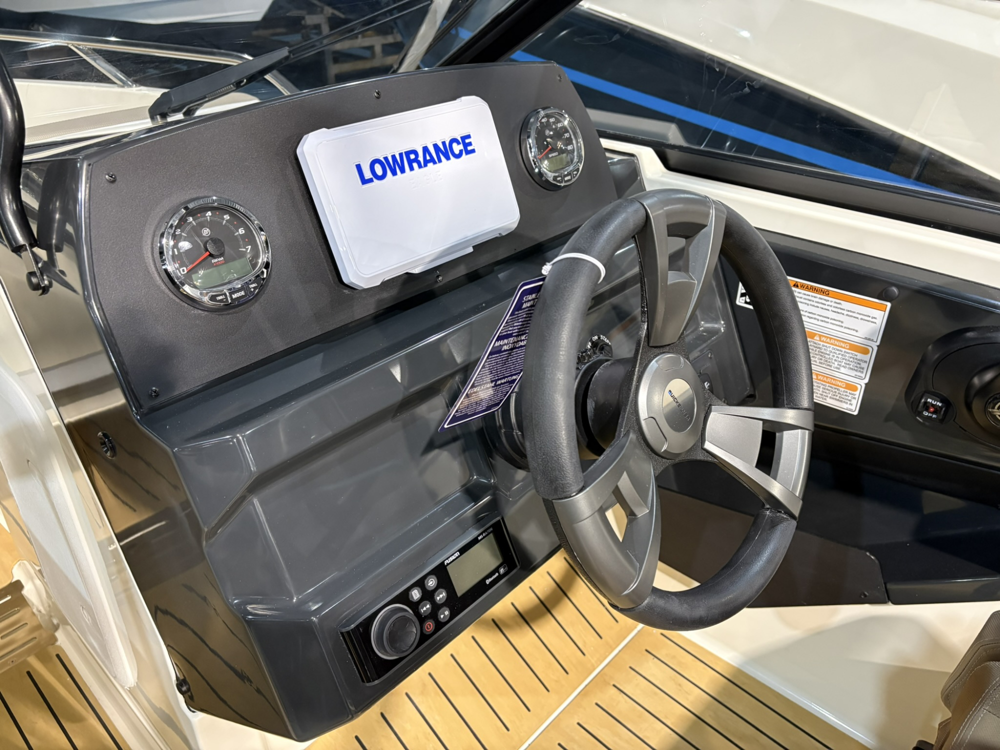 Quicksilver 605 Bowrider met Mercury 150 pk Racing — foto 4 van 11