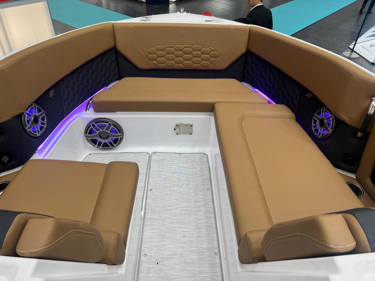 Four Winns H9 Bowrider — foto 6 van 33