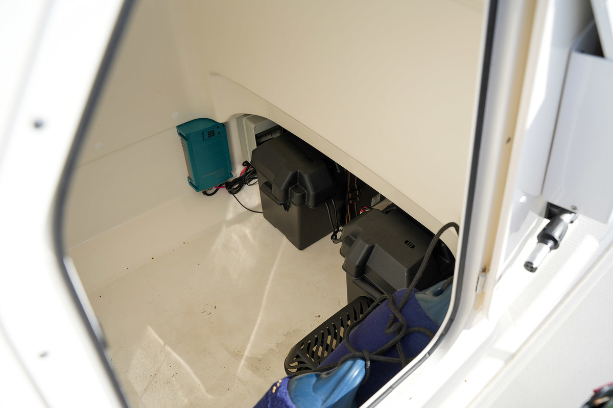 Boston Whaler 210 Montauk — foto 25 van 50