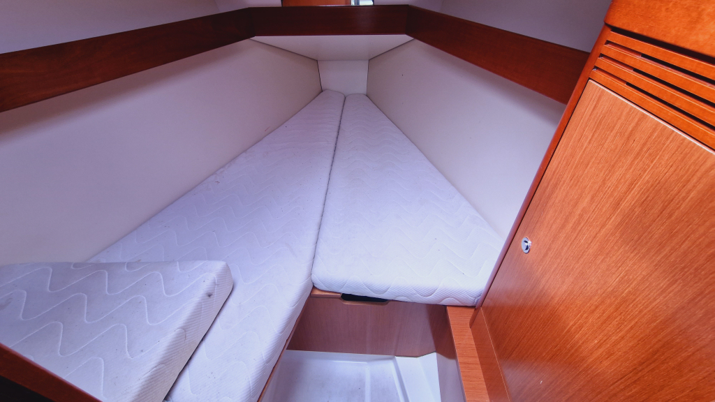 Beneteau Oceanis 31 (ondiepe kiel) — foto 27 van 35