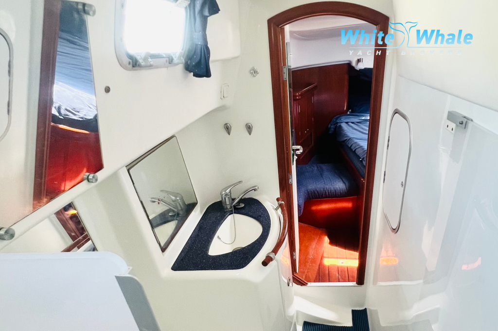 Beneteau Oceanis 42 CC — foto 31 van 45