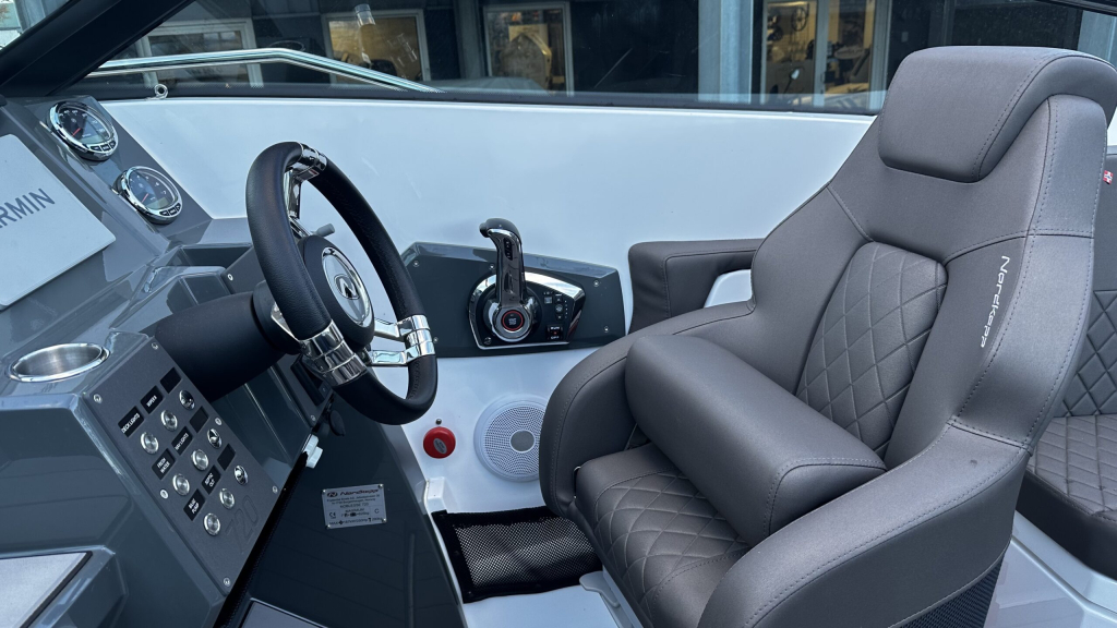 Nordkapp Noblesse 720 – Mercury 250pk V8 (2023) — foto 8 van 13
