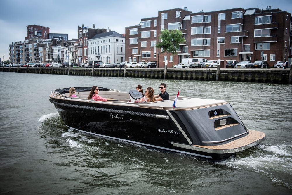 Nieuwe Maxima 820 retro