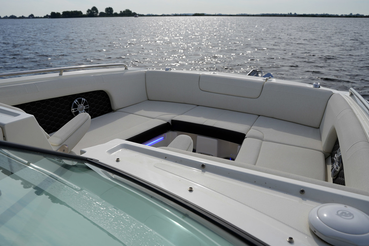 Sea Ray SDX 290 Outboard — foto 27 van 51