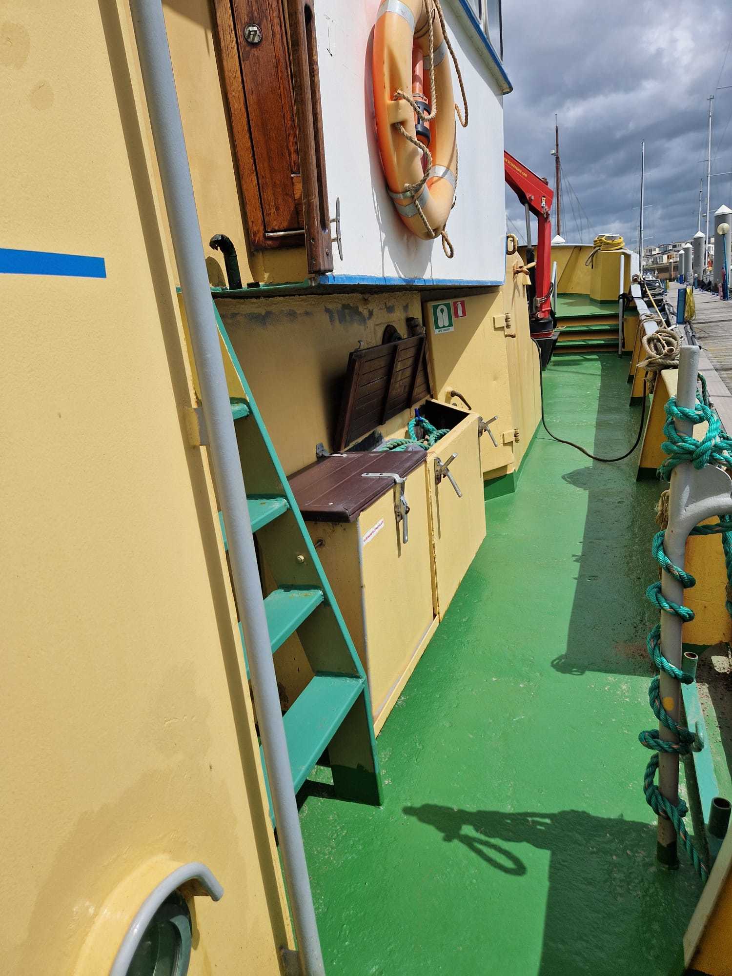 Ex Viskottter/ Varend Woonschip 21.05 — foto 14 van 75