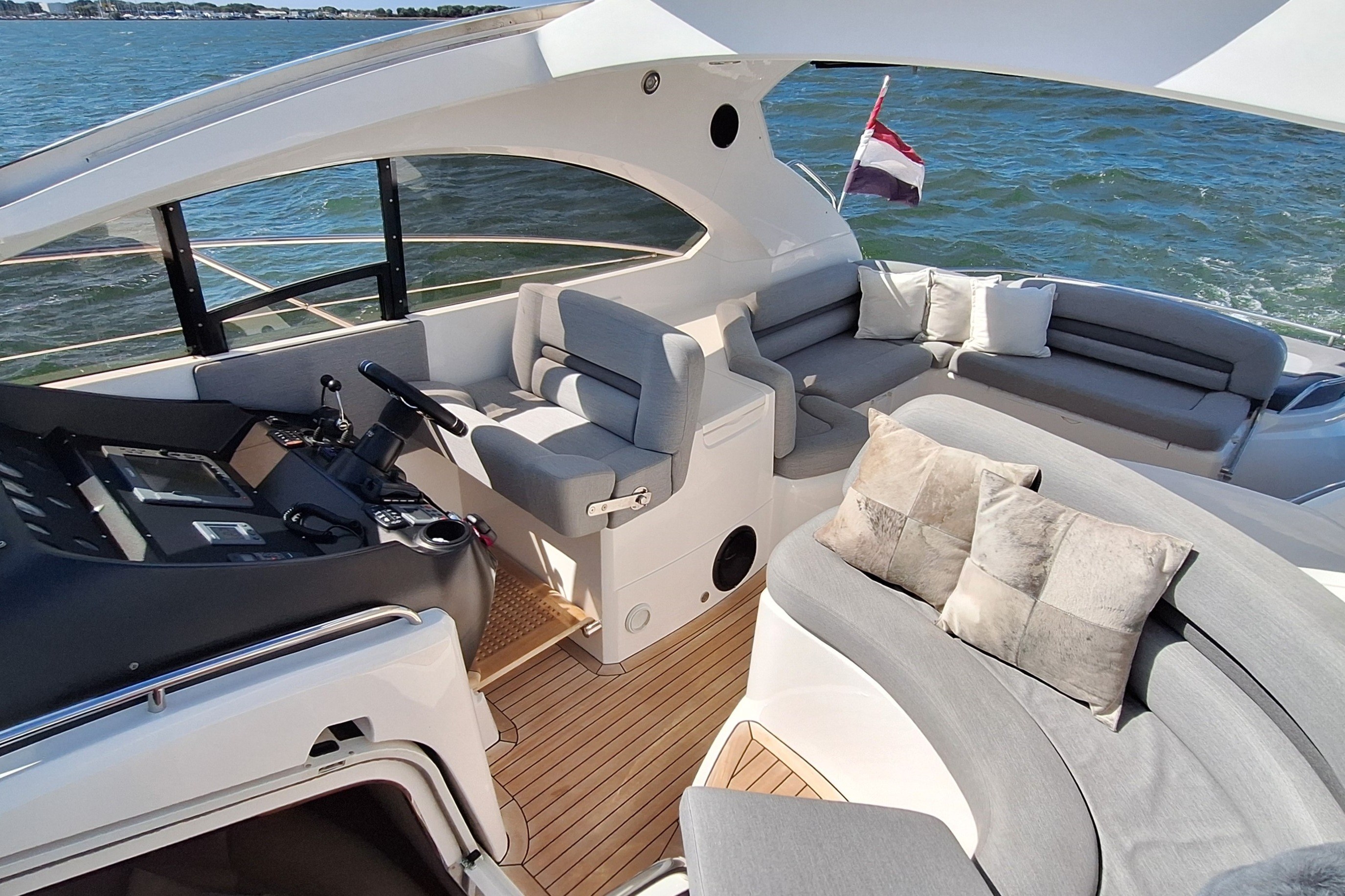 Sunseeker Portofino 47 — foto 12 van 92