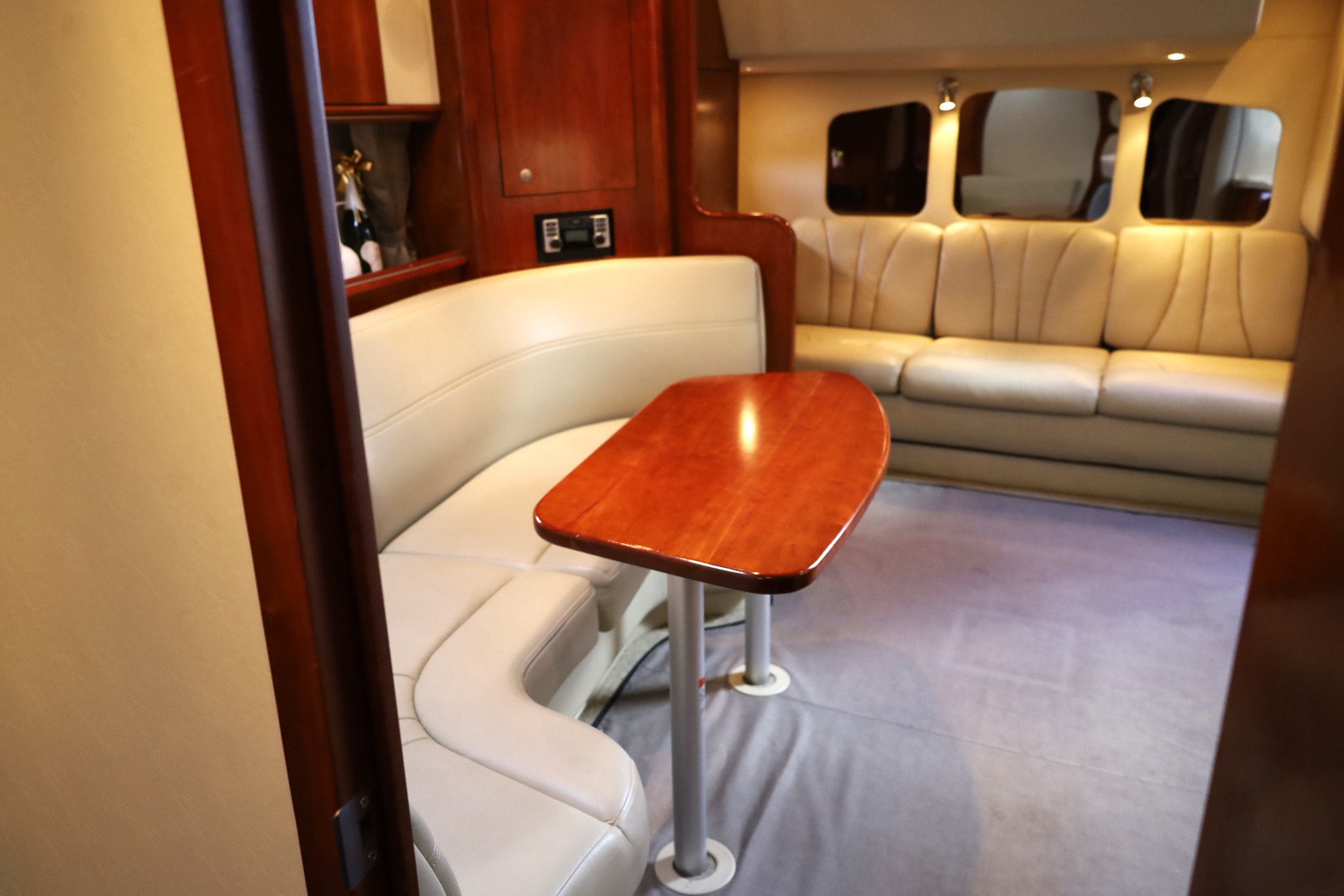 Cruiser Yachts 370 Express — foto 15 van 31