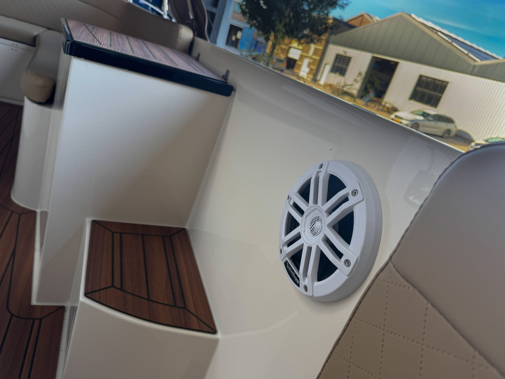 Lago Amore 606 Tender | 30PK Suzuki | Nieuwstaat incl. stalling — foto 15 van 26