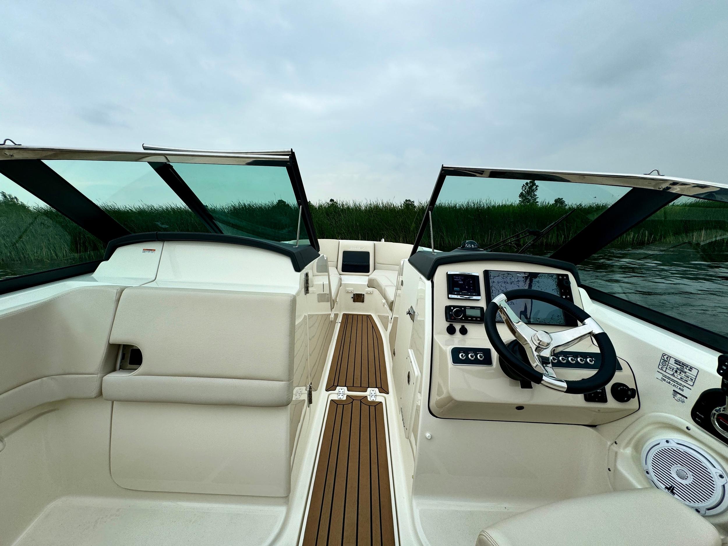 Boston Whaler 230 Vantage — foto 16 van 37