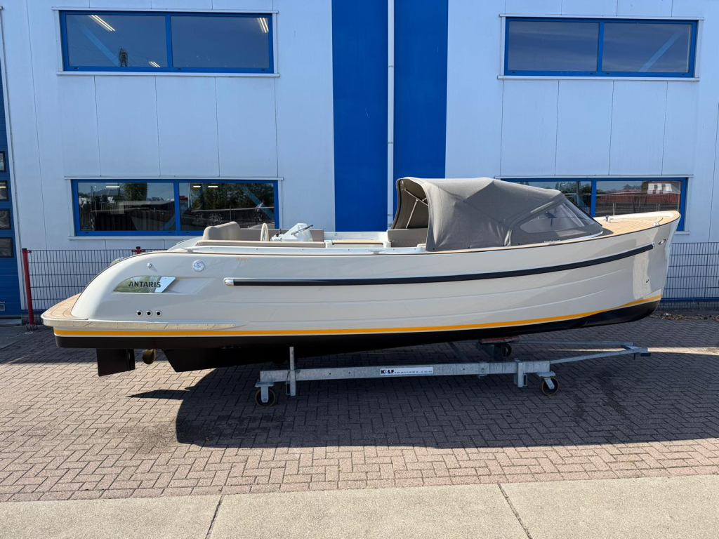 Antaris Sixty7 met Vetus 42 pk