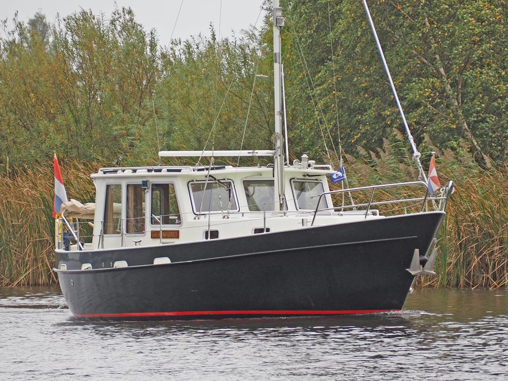 Jachtwerf P. Valk (Franeker) en Scheepsbouw Kroes (Leeuwarden) Valk Kotter 1000 OK — foto 7 van 11