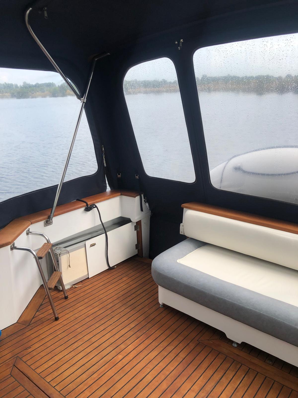 Sea Ray 400 Express Cruiser — foto 24 van 29