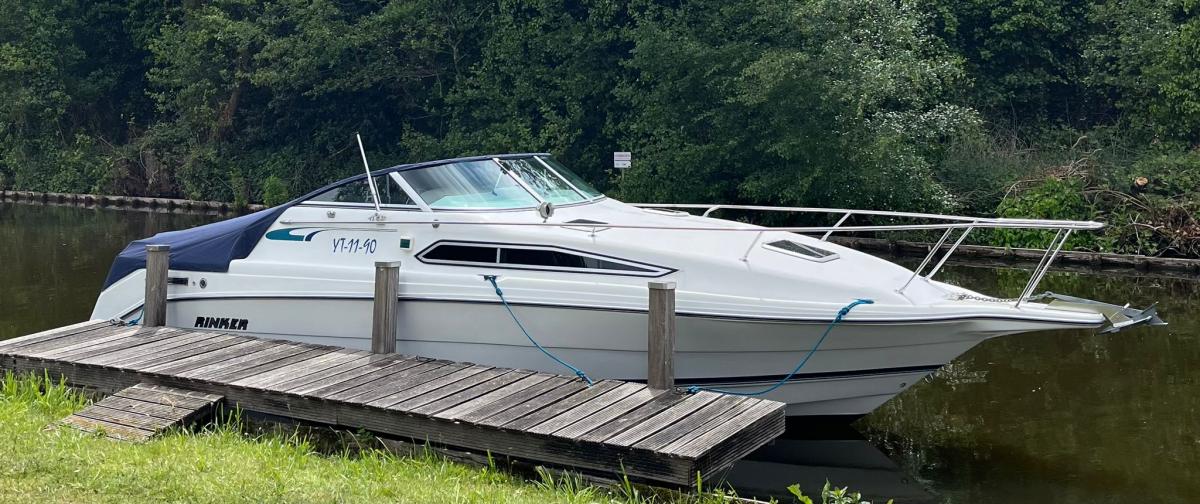 Rinker 260 FIESTA FEE