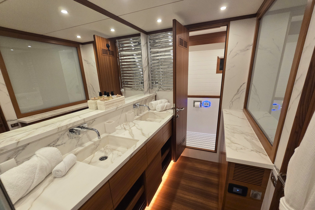 Delta Powerboats 88 Carbon — foto 47 van 75