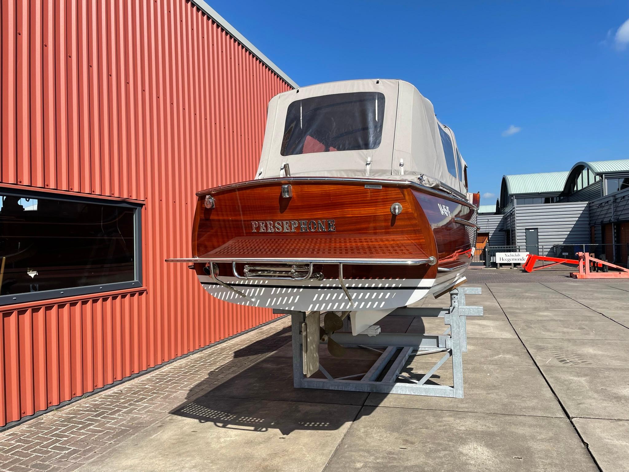 Rapsody 29 Ft. OC — foto 21 van 27