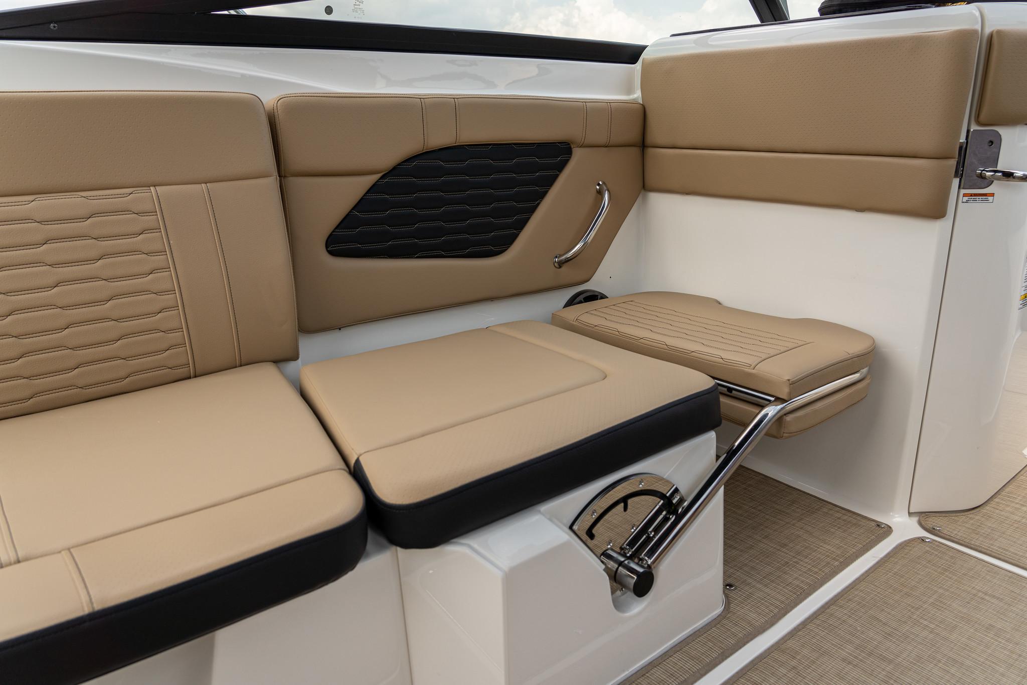 Sea Ray SPX 230 — foto 19 van 27