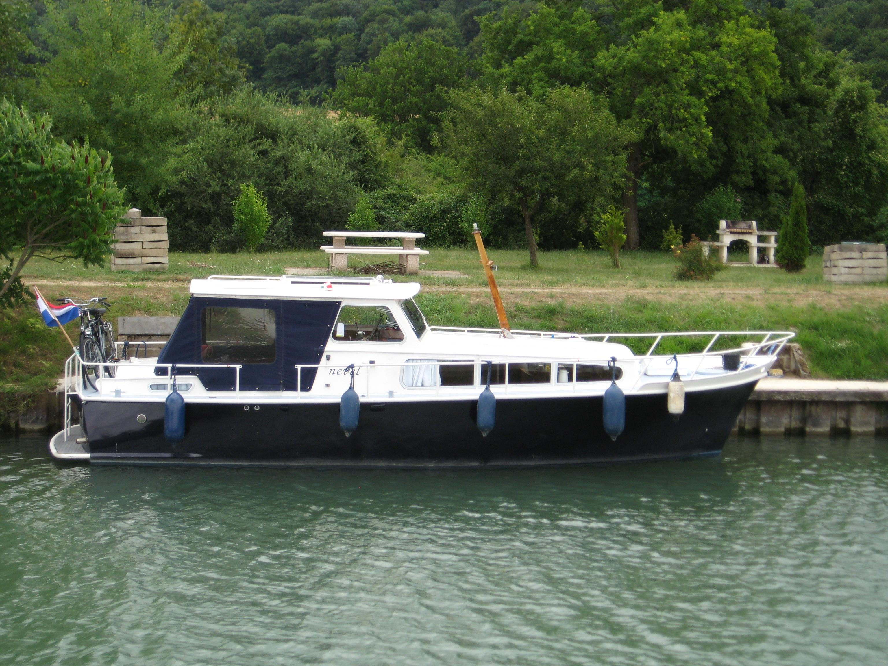 Motor Yacht Super Favorite AK 9.40 — foto 1 van 44