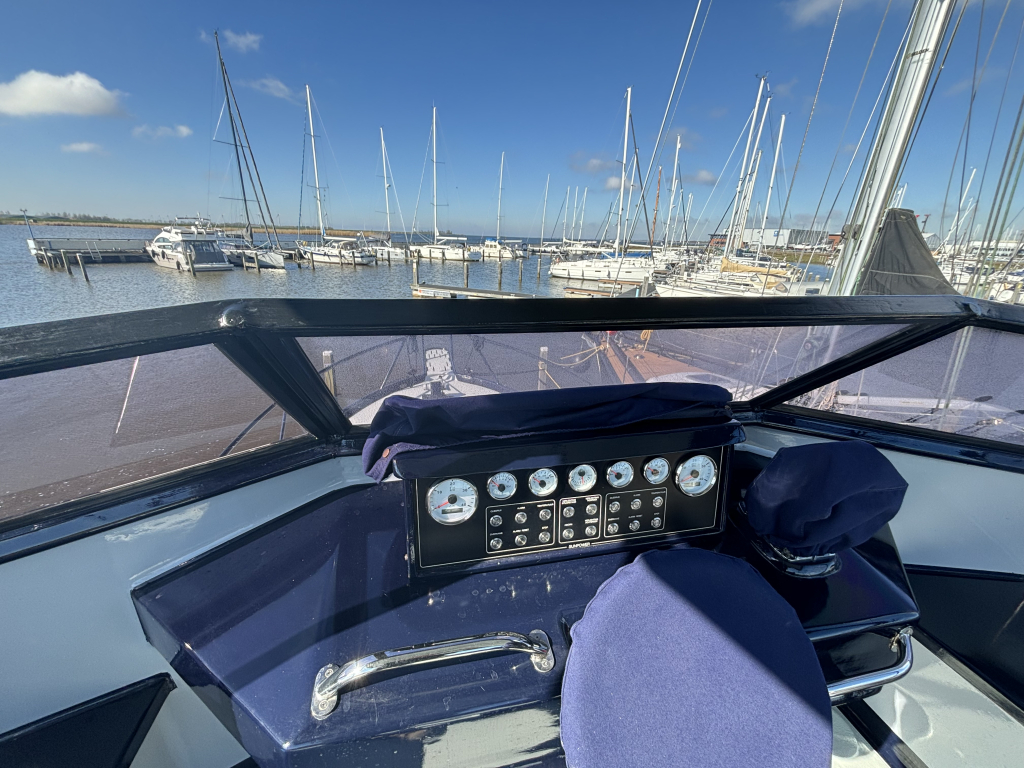 Striker 44 — foto 10 van 28
