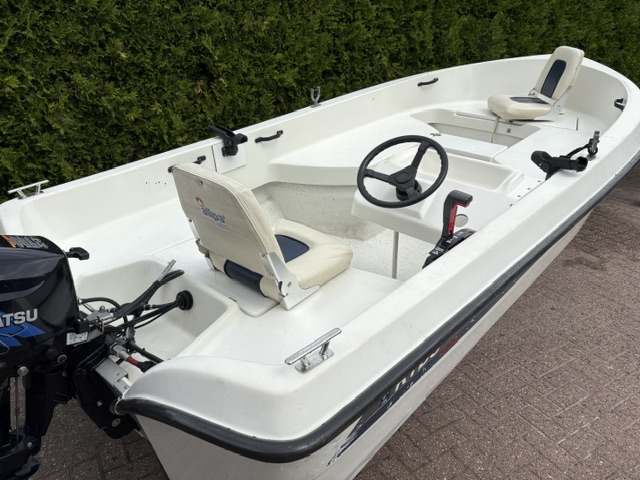 Ryds 435 met Tohatsu 9.8 PK 4 Takt met Tilt functie — foto 8 van 13