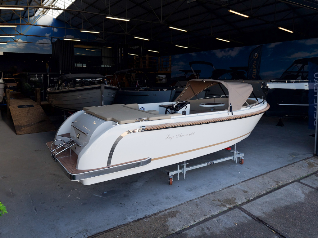 Lago Amore 606 Tender | 30PK Suzuki | Nieuwstaat incl. stalling — foto 3 van 26