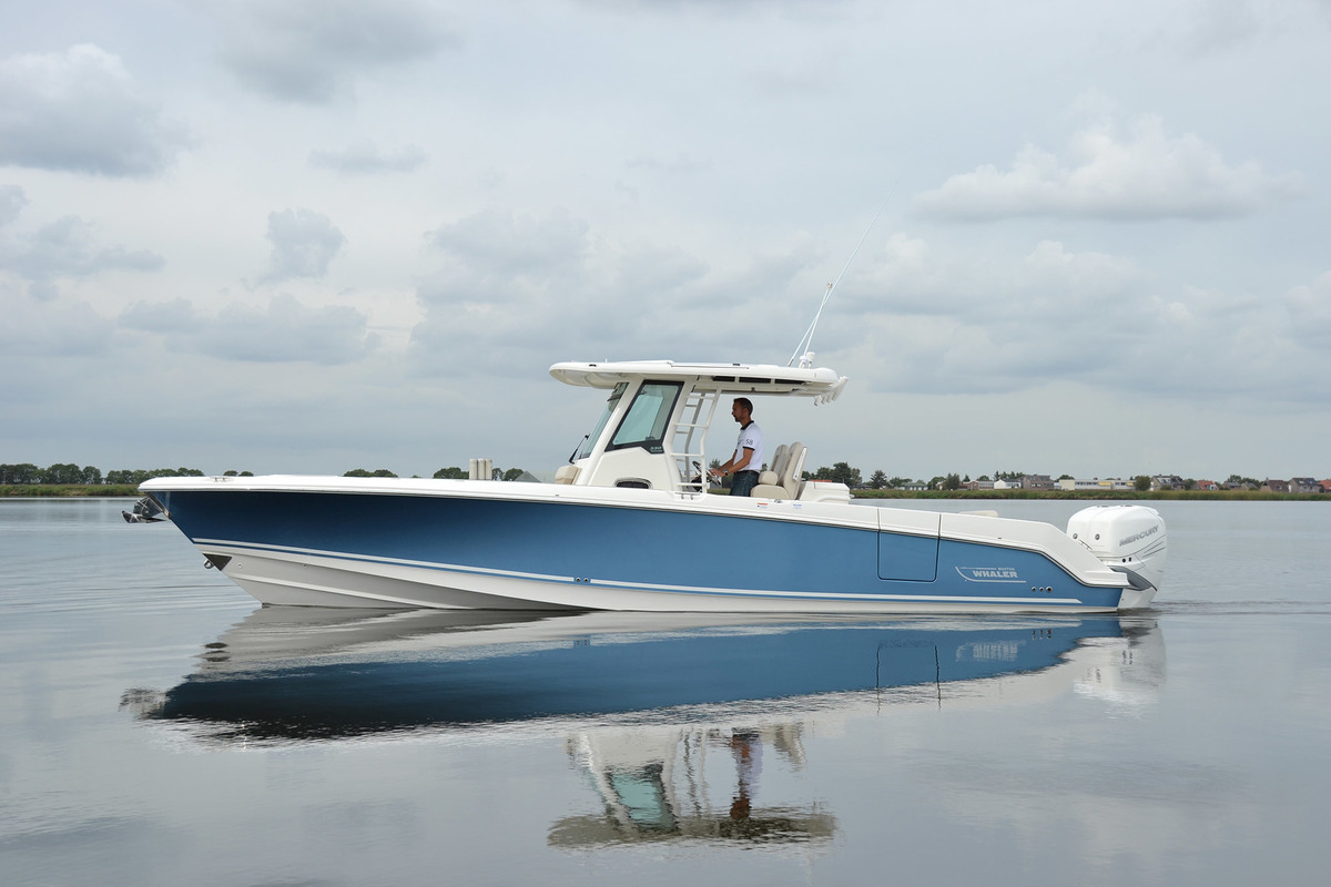 Boston Whaler 330 Outrage — foto 12 van 40