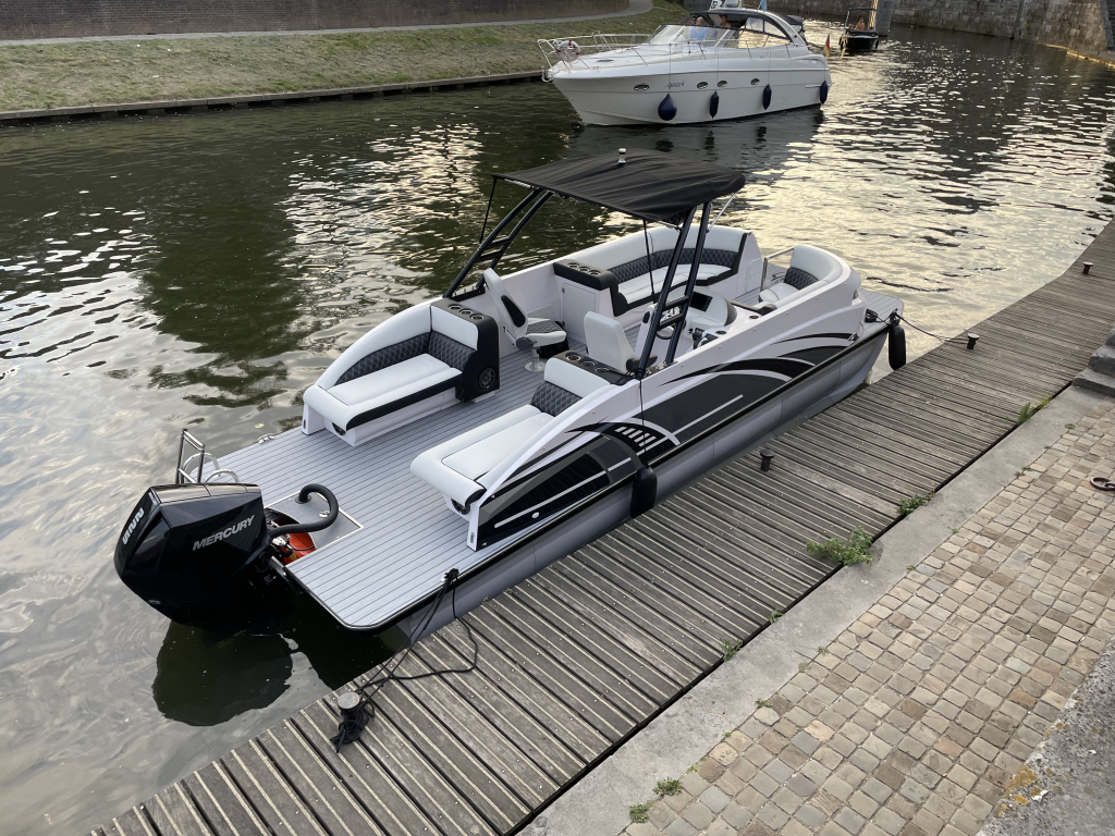 Swiss-boat Funlounger 7.5 — foto 3 van 8