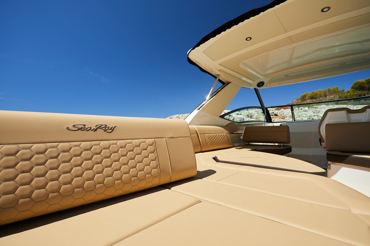 Sea Ray Sundancer 320 — foto 11 van 13