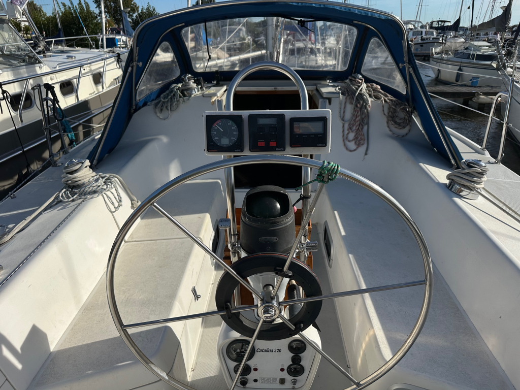 Catalina  320  — foto 9 van 20