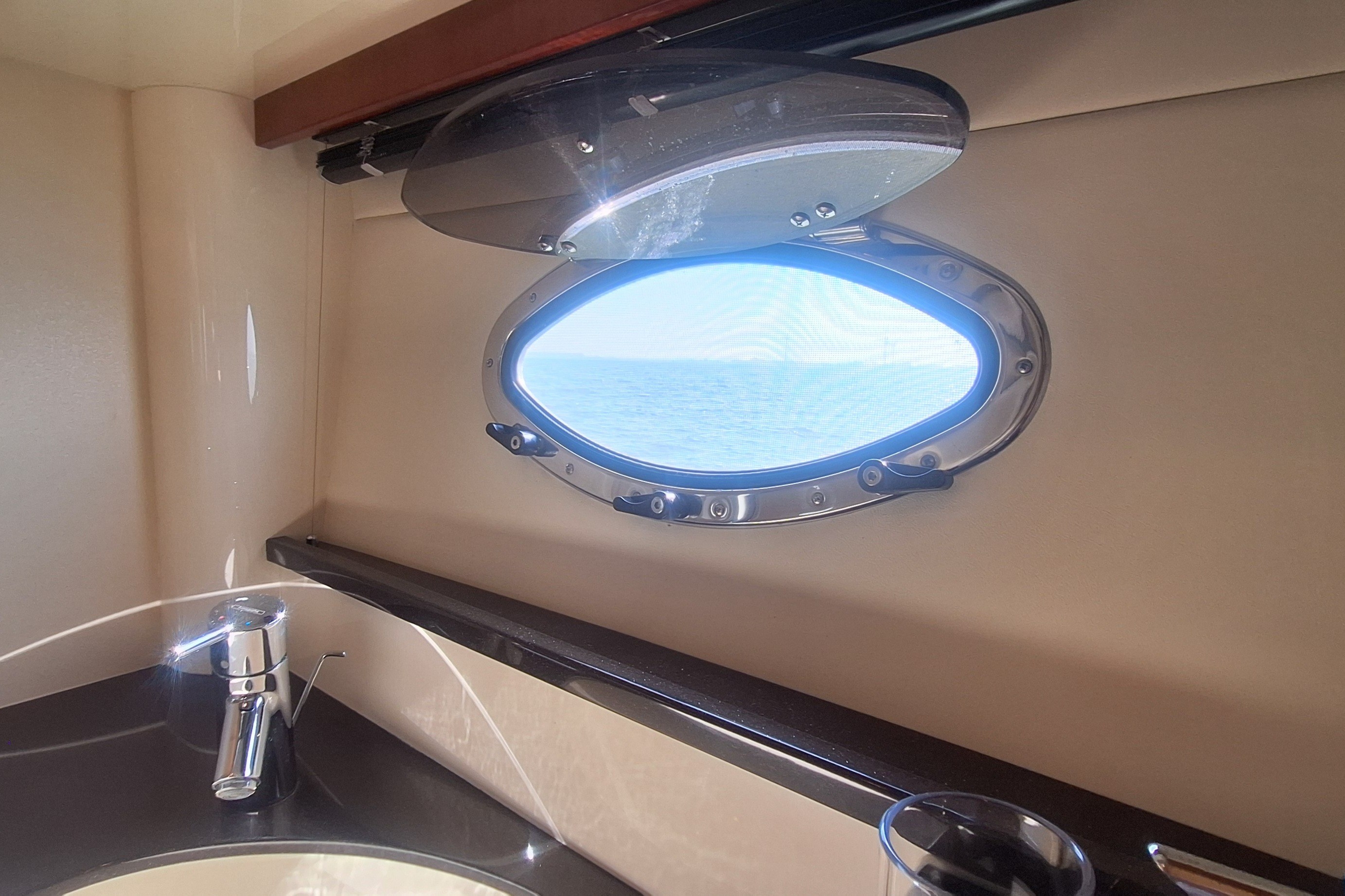 Fairline Phantom 40 — foto 83 van 87