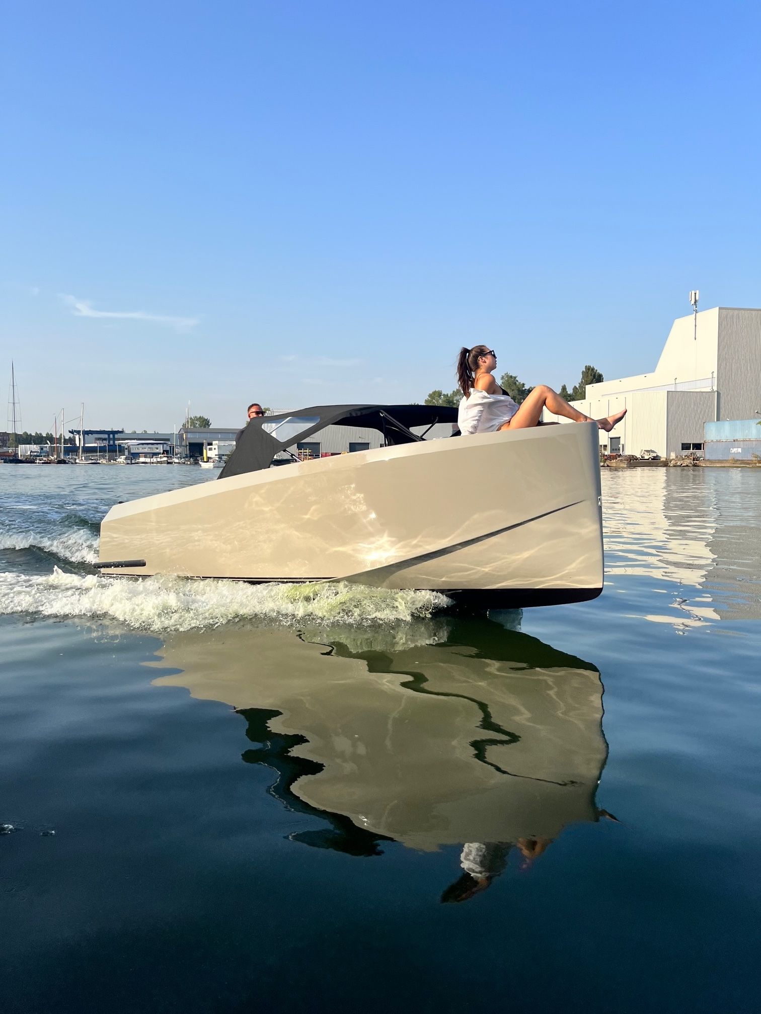 DOBBER 750 Tender — foto 5 van 14