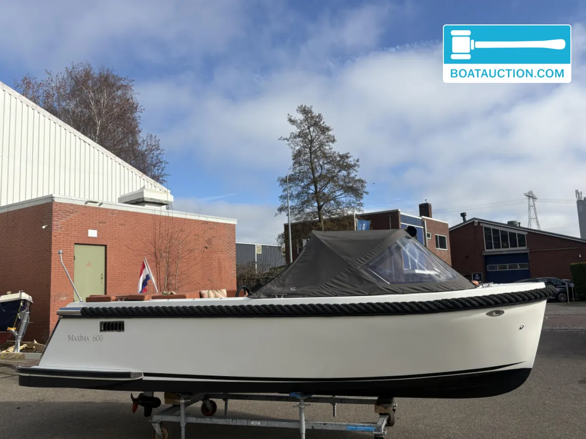 Maxima 600 Tender — foto 2 van 19