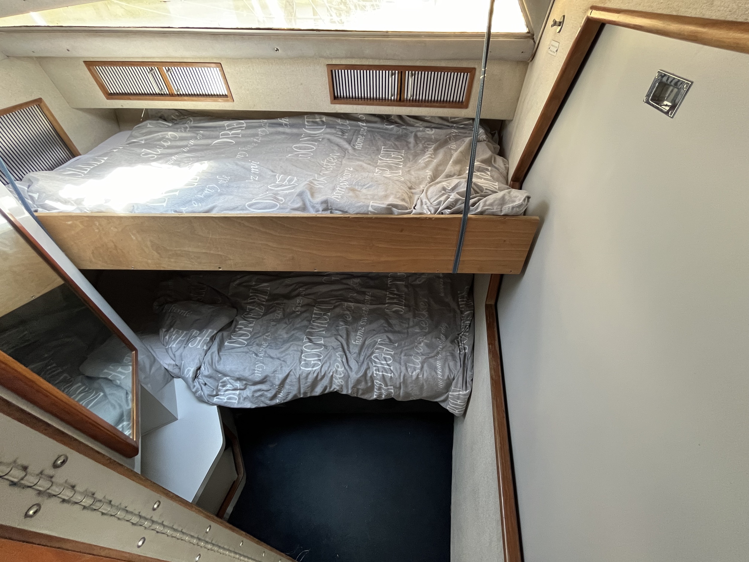 Sea Ray 390 Express Cruiser — foto 25 van 43
