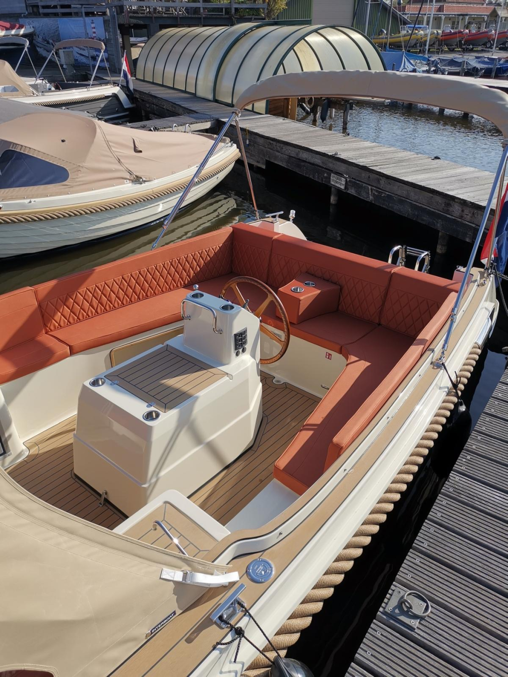 Intender 820 — foto 21 van 23