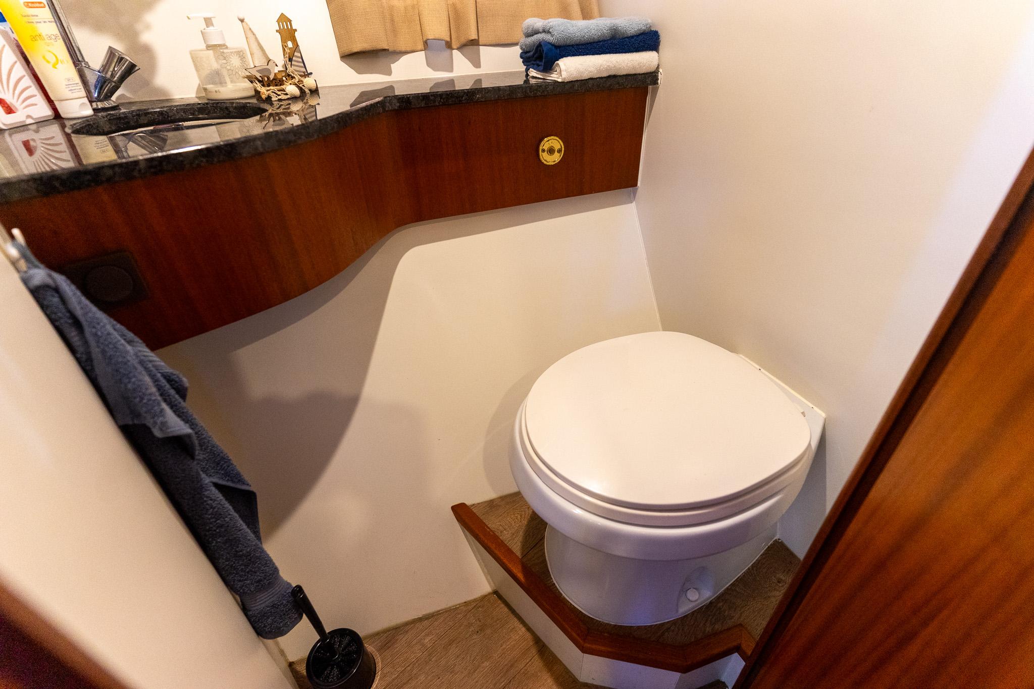 Valkkruiser Voyager 1550 — foto 18 van 45