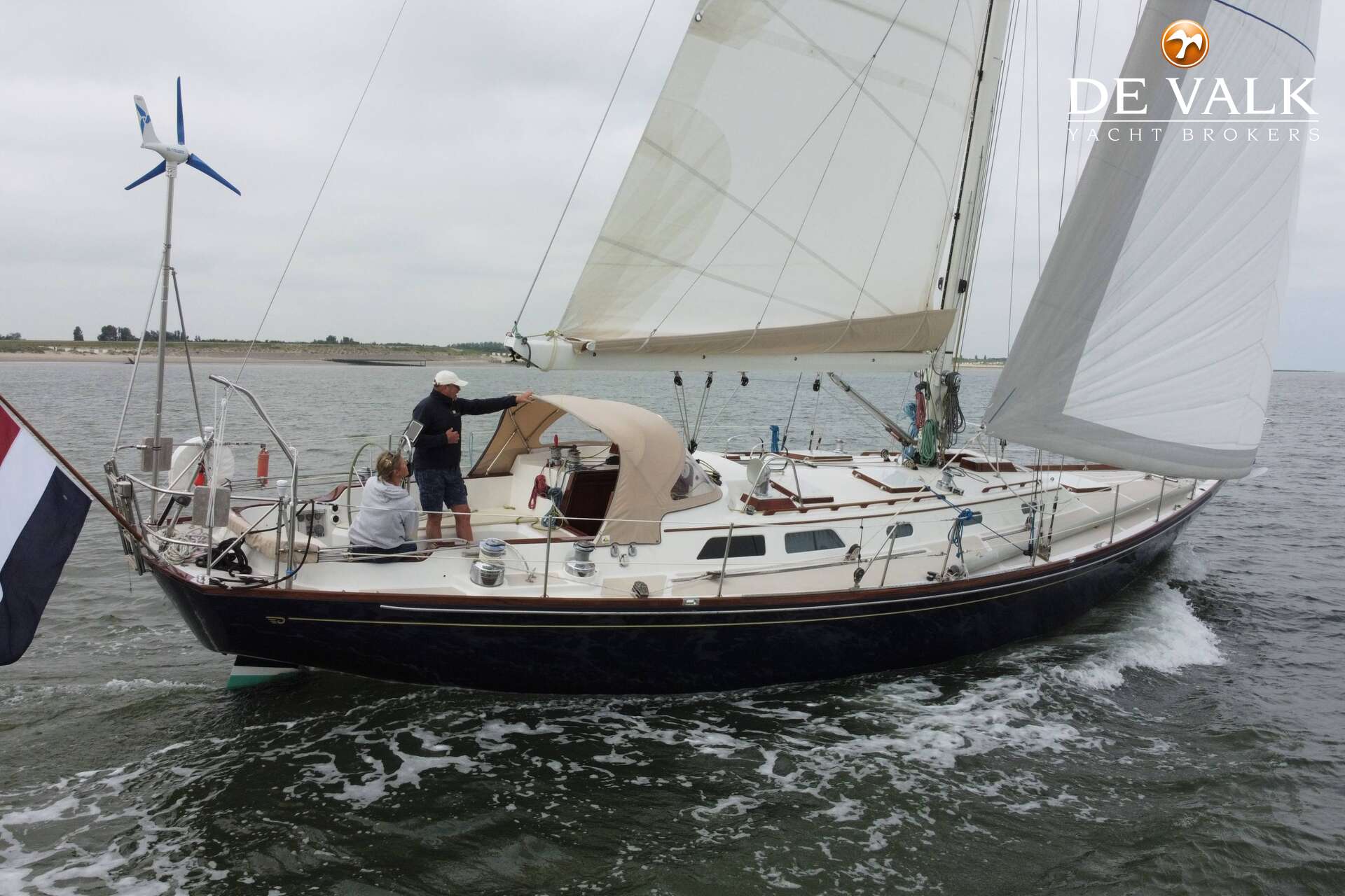 HinckleySou'wester 52