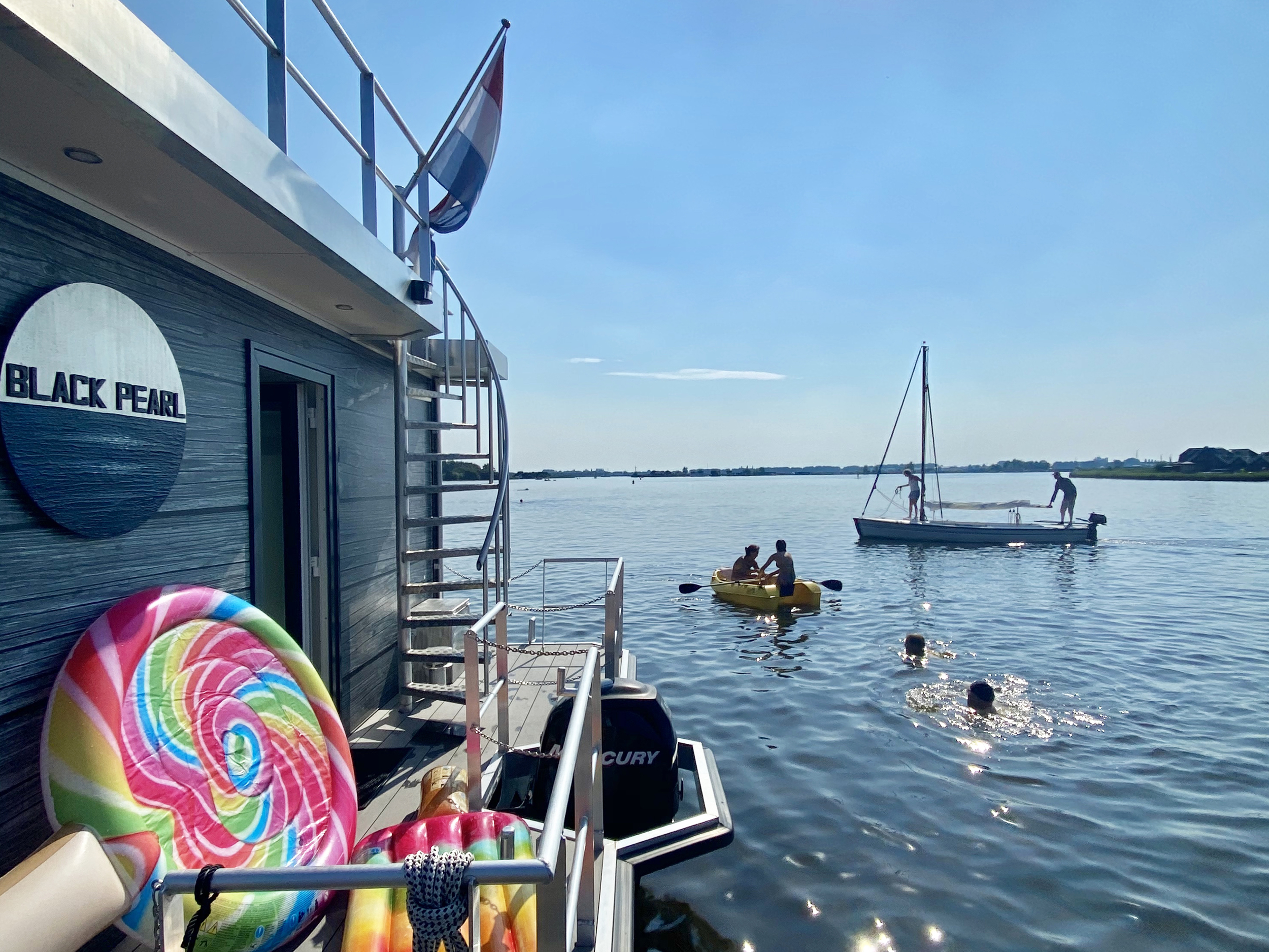 VaarAppartement 'Black Pearl' Houseboat - Panoramahut — foto 17 van 42