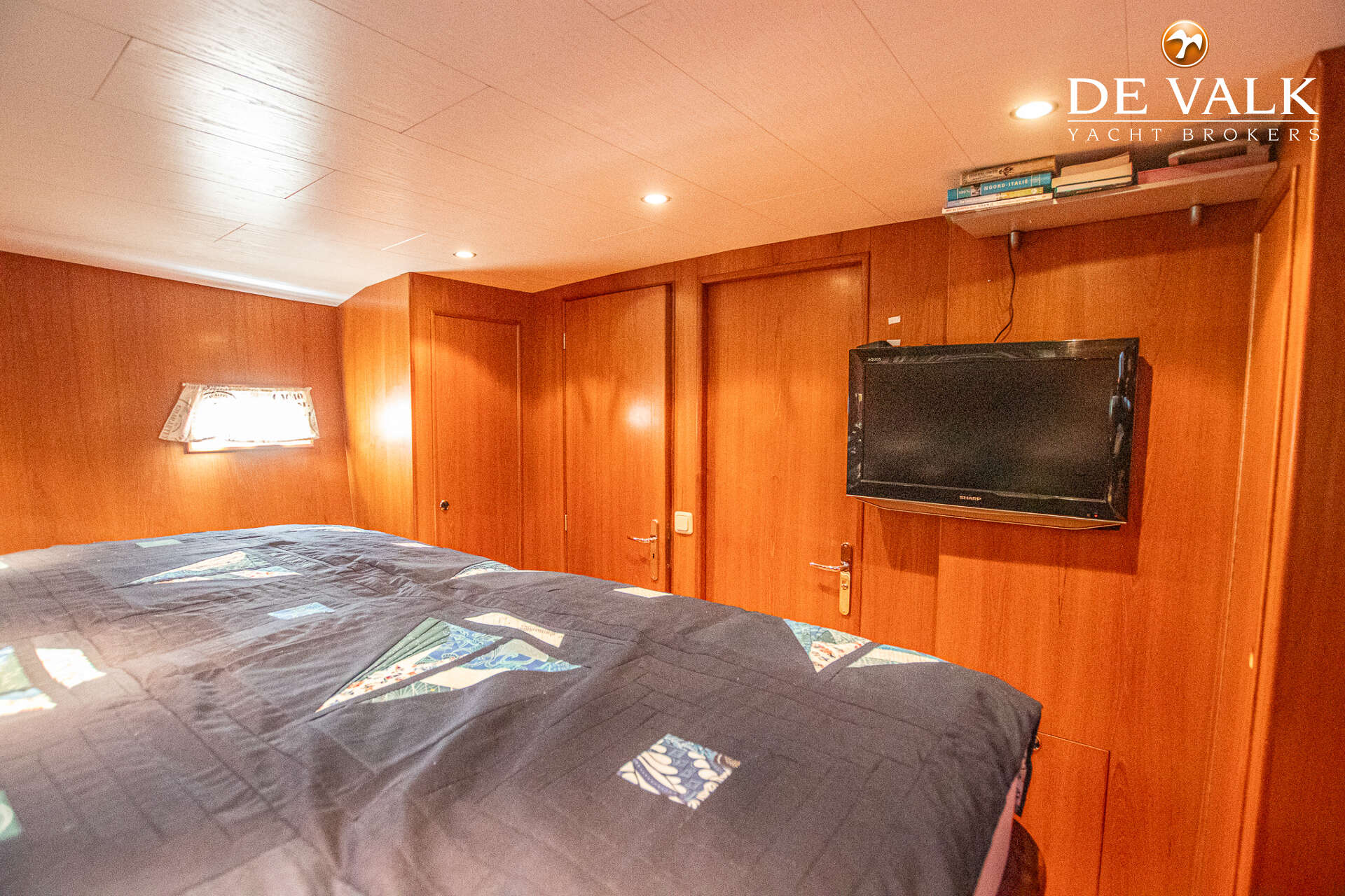 Custom Built Live Aboard 1800 — foto 33 van 45