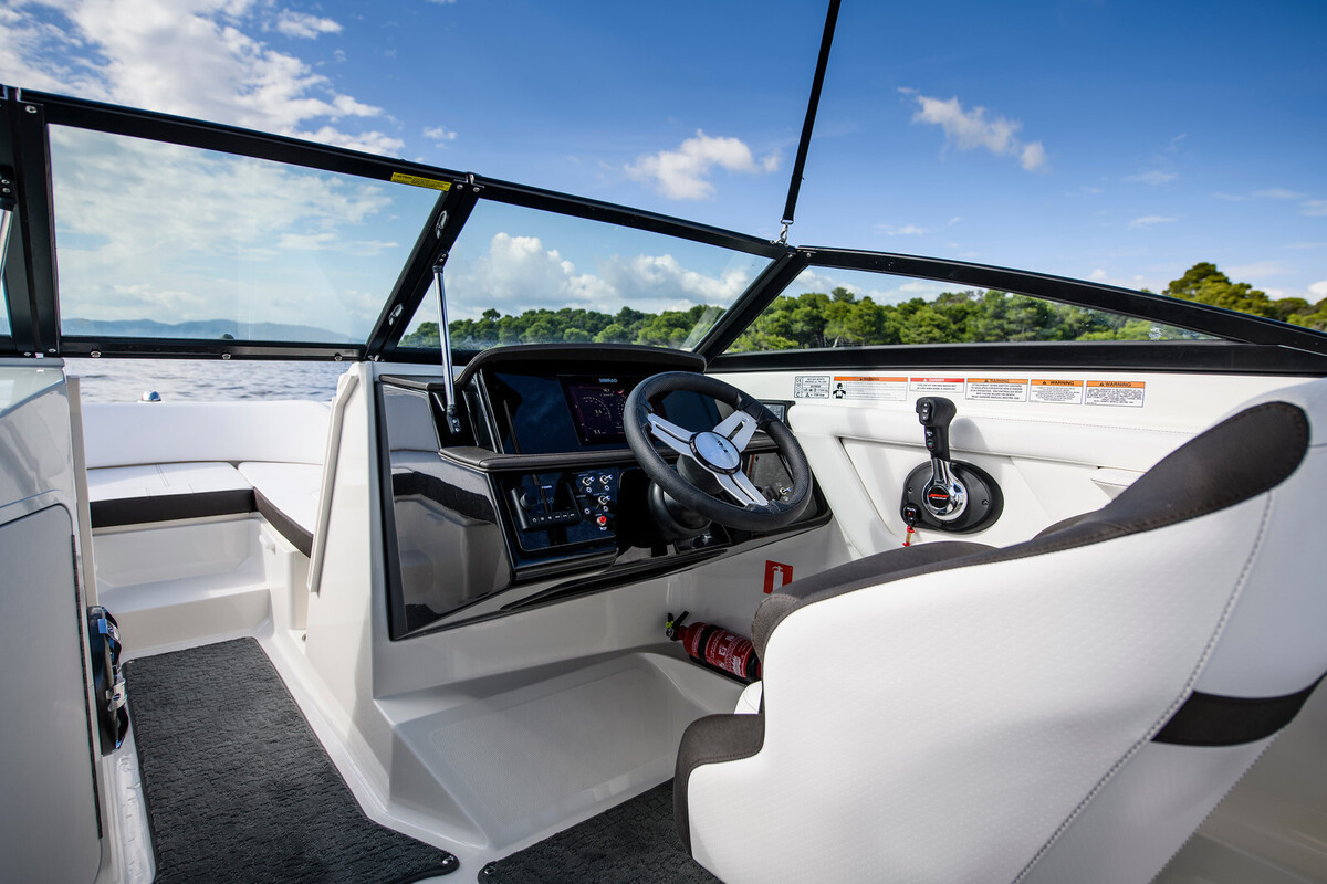 Sea Ray SPX 210 Outboard — foto 12 van 19