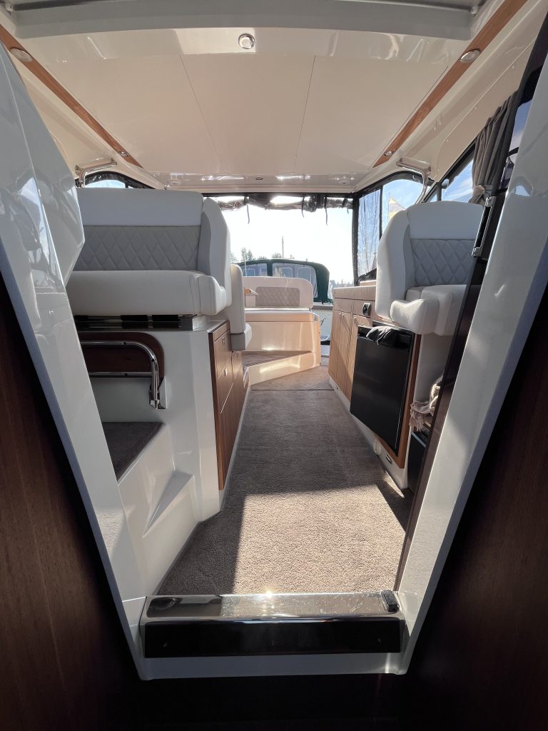 Grandezza 34 OC – 2024 | Volvo Penta D6-380 DPI | Full Options | < 200 vaaruren — foto 27 van 35
