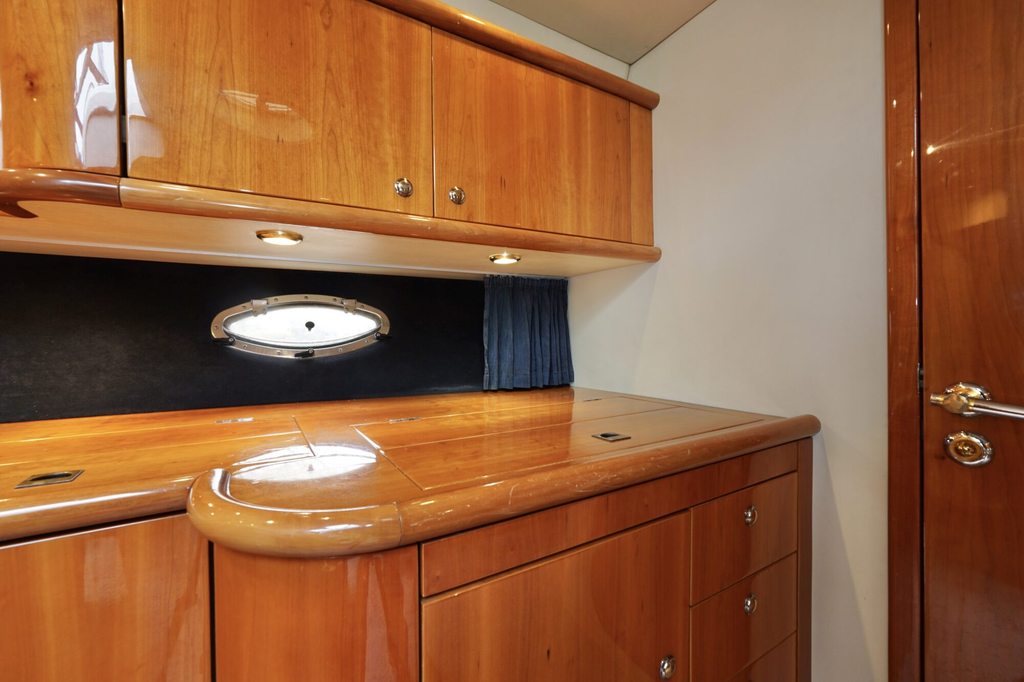 Sunseeker Camarque 47 Cabrio — foto 10 van 75