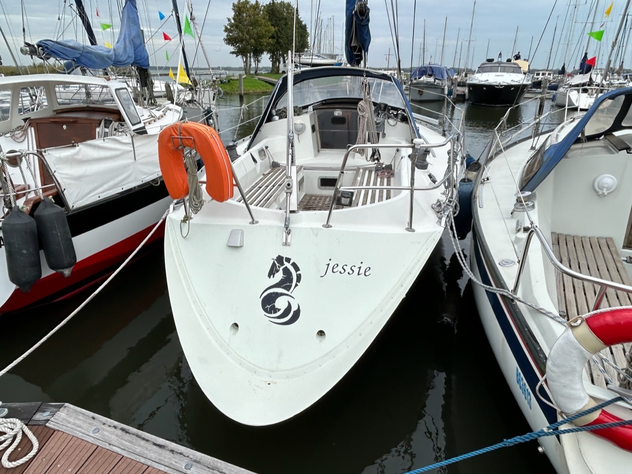 Beneteau First 325 — foto 1 van 4