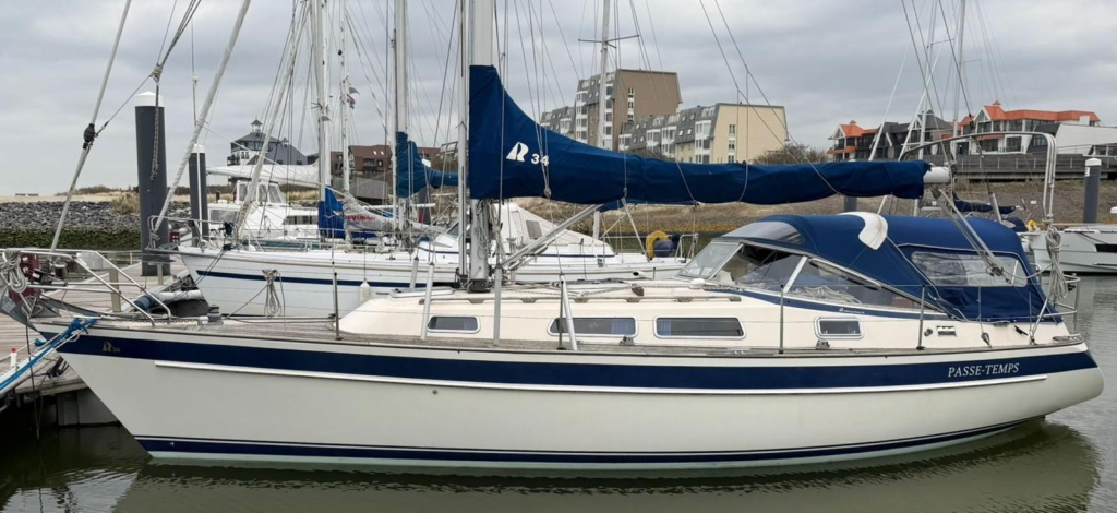 Hallberg-Rassy 34