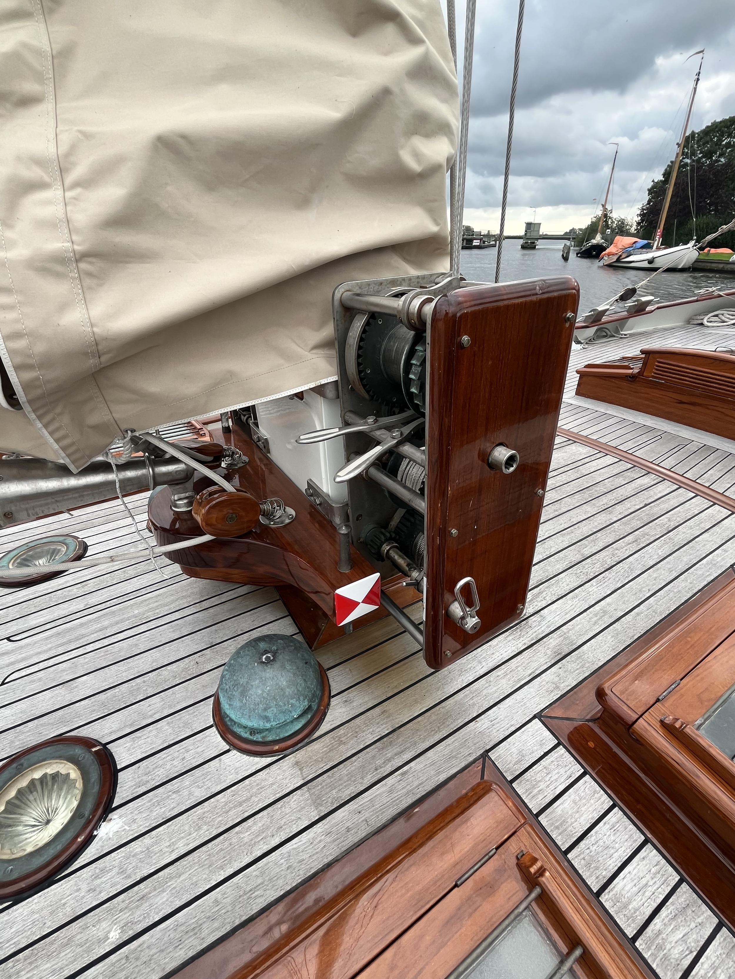 Lemsteraak Gouden Leeuw - Roefaak Hoek Design — foto 47 van 59