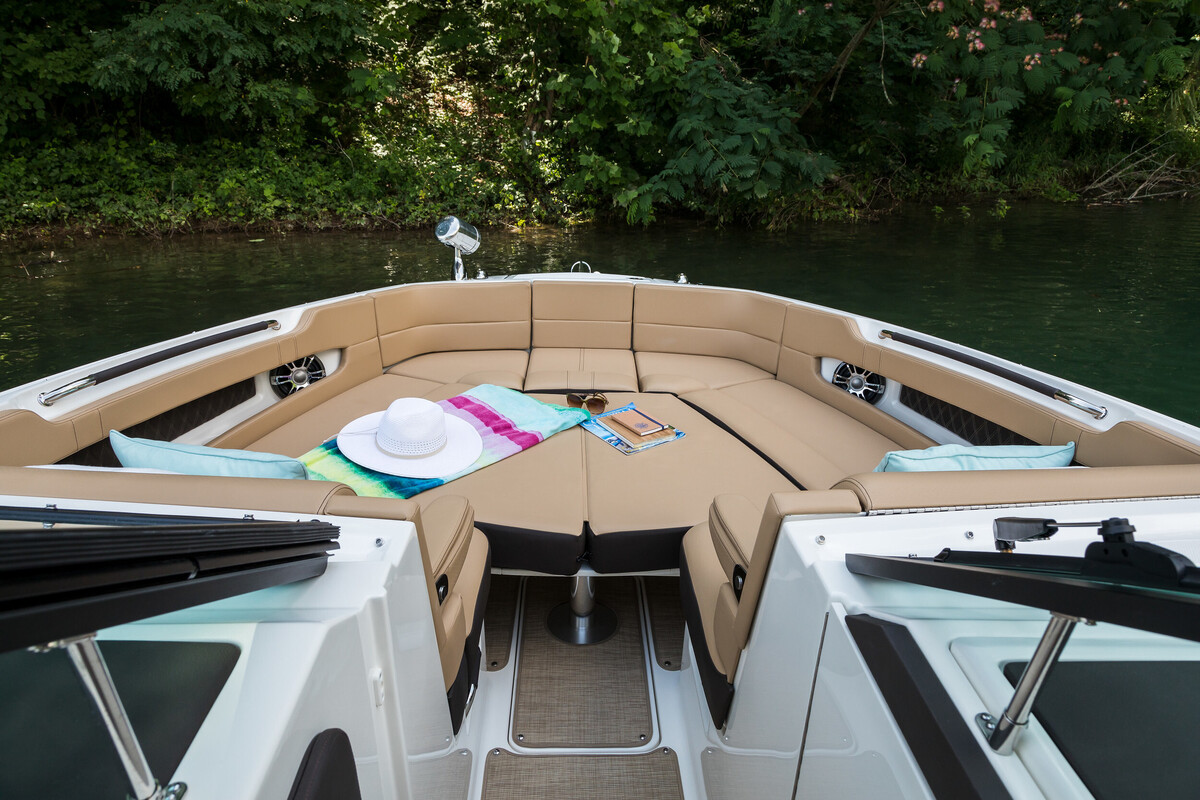 Sea Ray SLX 310 Outboard — foto 10 van 29