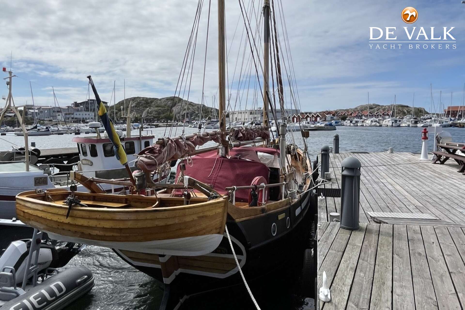 Small sailing ship From Laso — foto 6 van 35