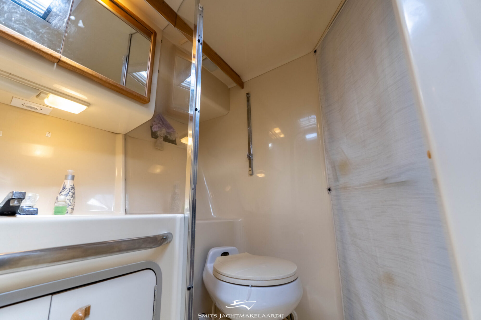 Sea Ray 370 Express Cruiser — foto 29 van 59