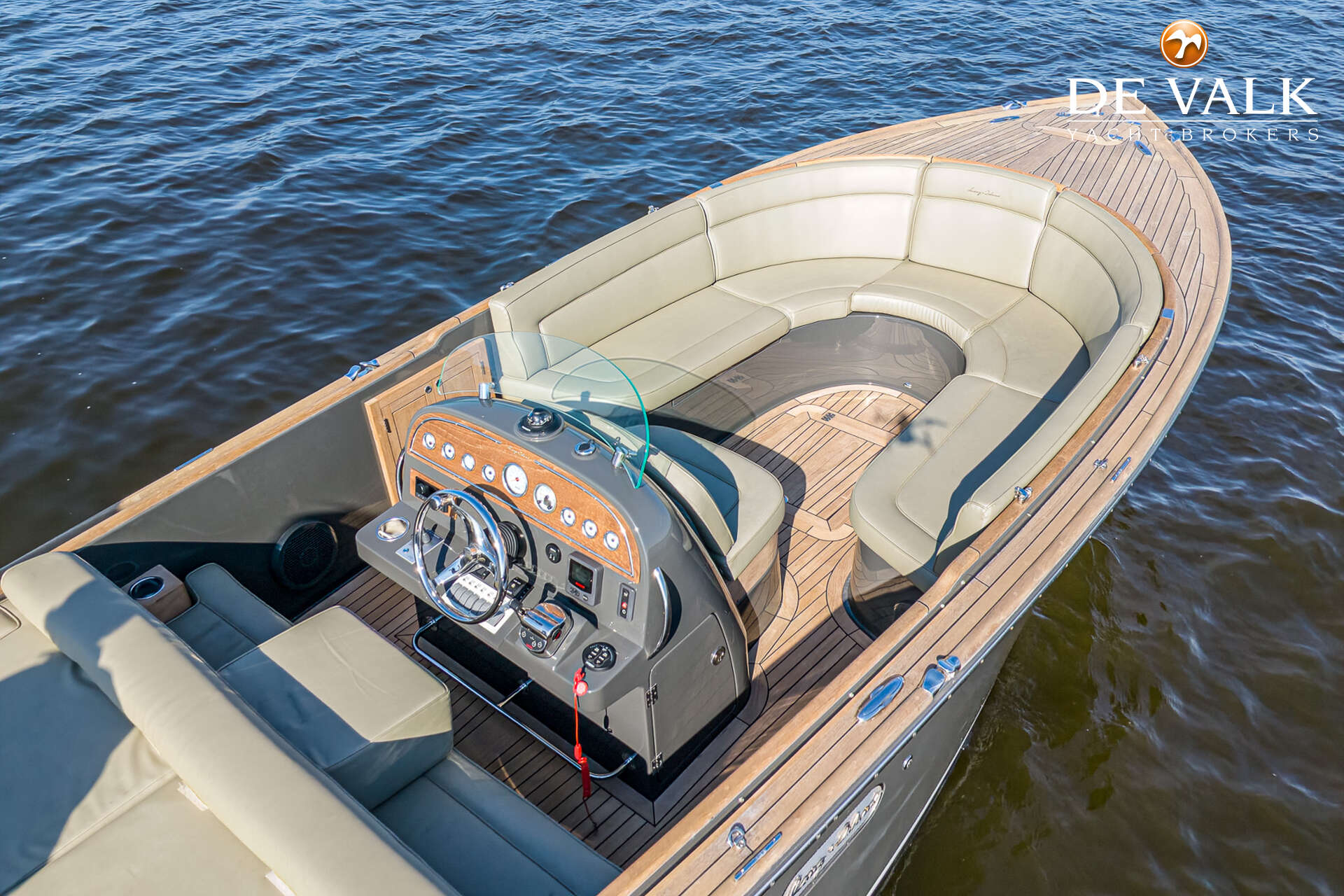 Long Island 28 Sportsman — foto 17 van 36