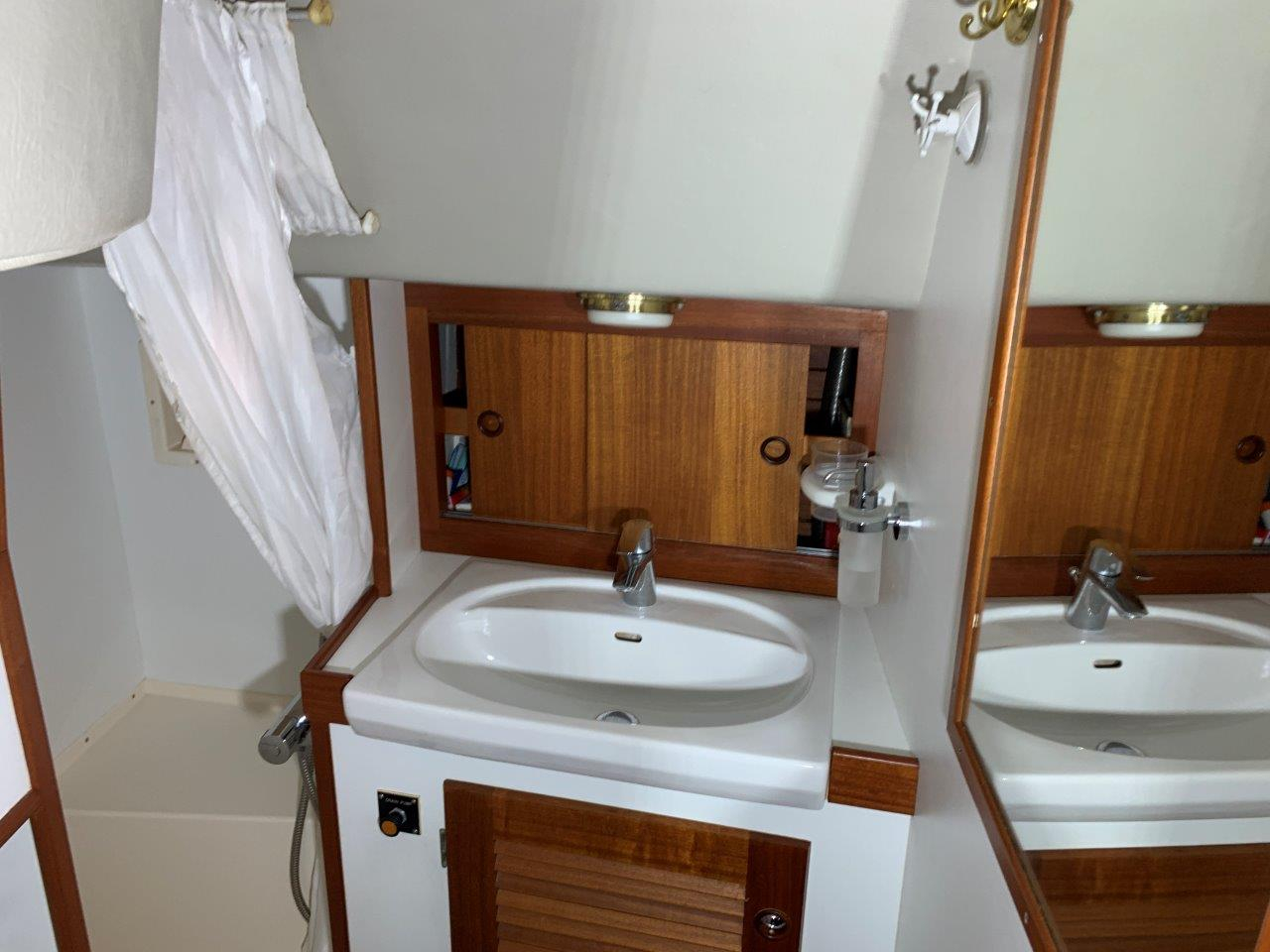 Hallberg-Rassy 45 — foto 41 van 108