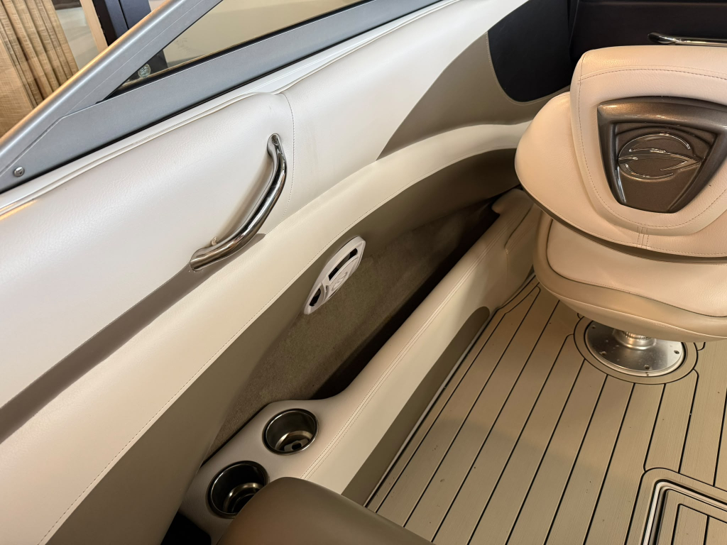 Crownline 215 SS — foto 21 van 24